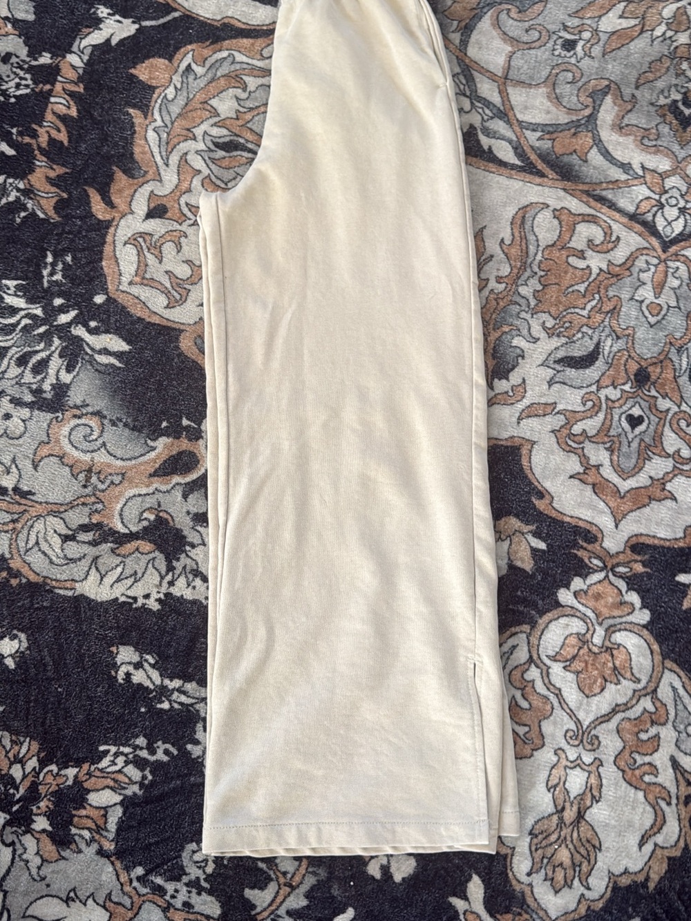 H&M Cream Kids Sweatpants-Crop style